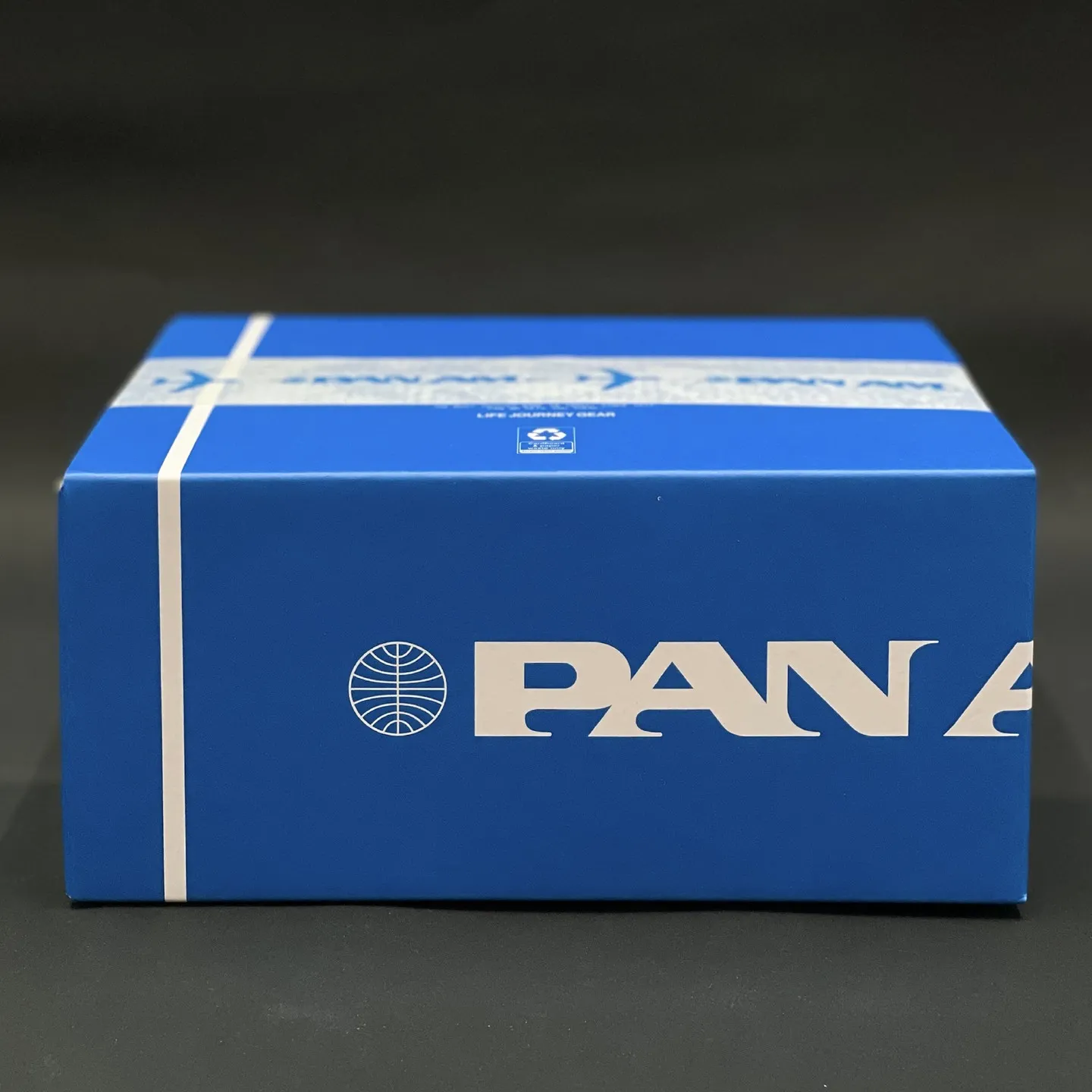 PAN AM 골판지 박스 · 테이프 3